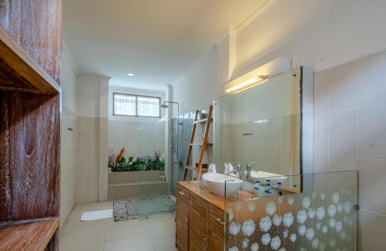 Villa Alleira Seminyak By Best Deals Asia Hospitality Ngoại thất bức ảnh