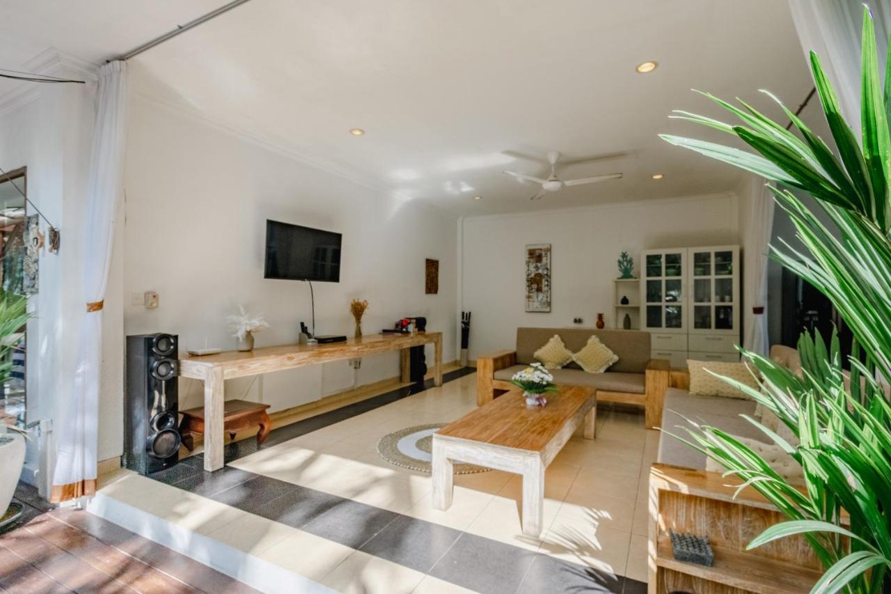 Villa Alleira Seminyak By Best Deals Asia Hospitality Ngoại thất bức ảnh